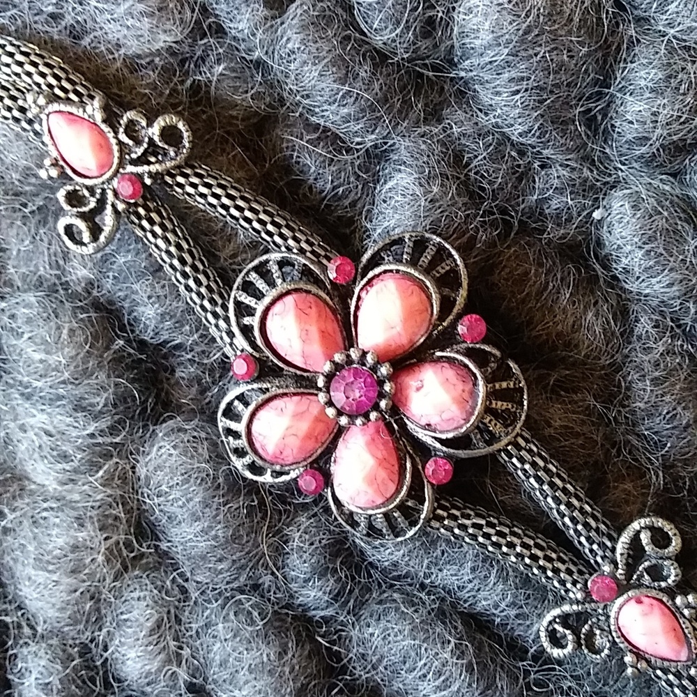 Bracelet with Flower Design Pink Stones and Silver